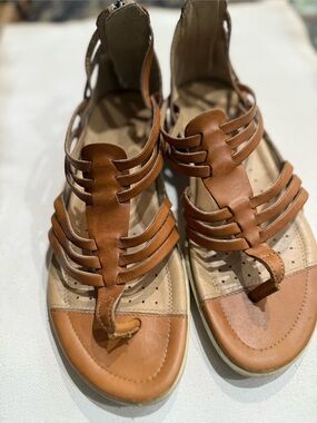 Ecco Leather Strappy Sandals in Tan.  Size 37.   Excellent condition.  Used once